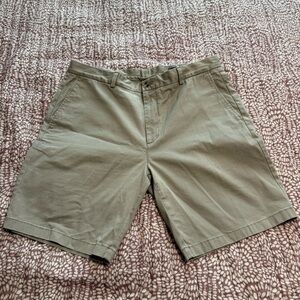 Vineyard Vines Breaker Shorts Khaki Sz. 38
